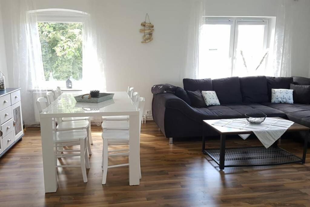 Gemuetliche Haushaelfte Mit Garten Und Terrasse Flensburg Exterior foto